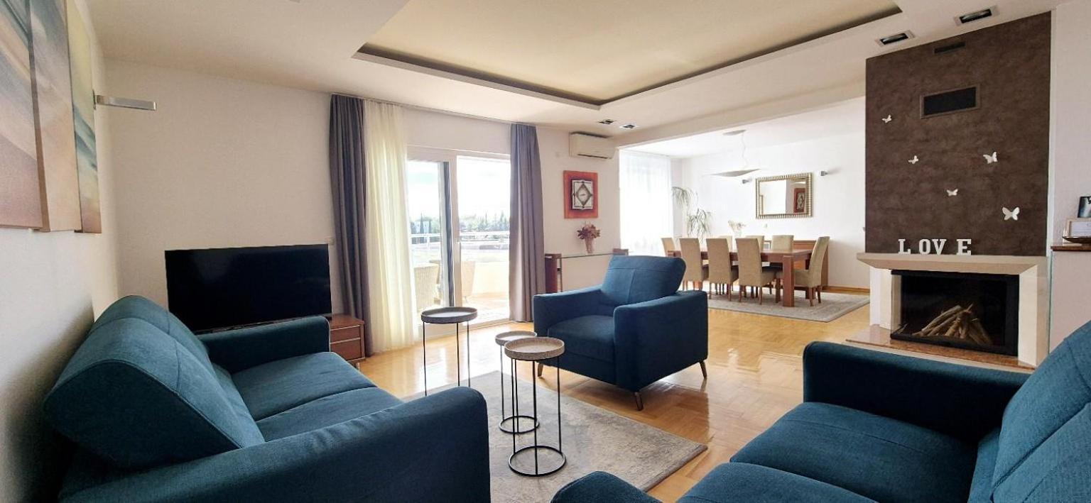 Sea View- Spacious Apartment With Shared Pool Split Exterior foto